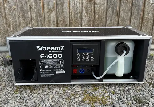 beamZ F1600 Pro Faze Machine