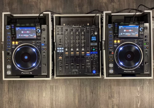 Pioneer DJ Set - 2x CDJ-2000 NXS2 & DJM-900 NXS2